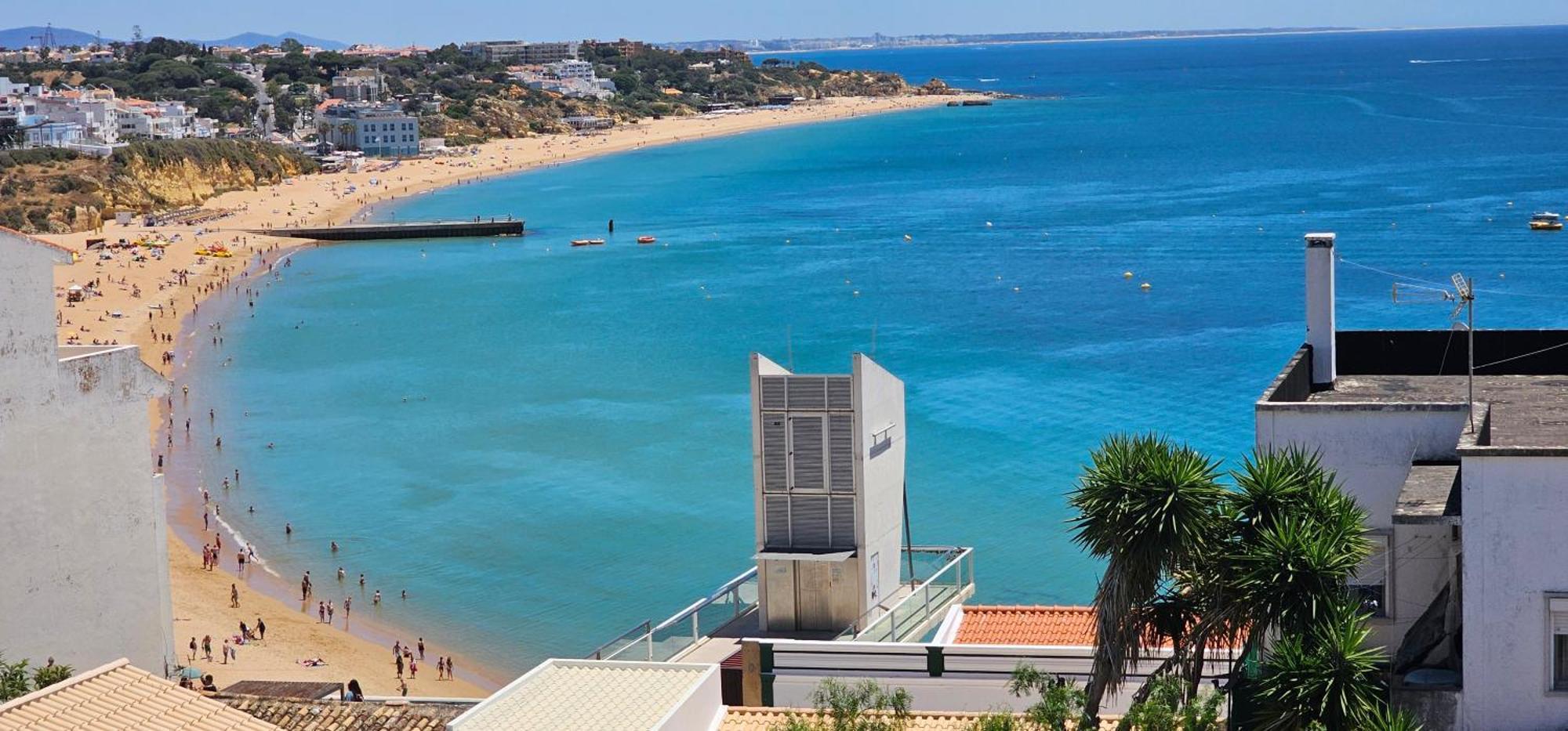 Rossio Sea View By Alzira Apartment